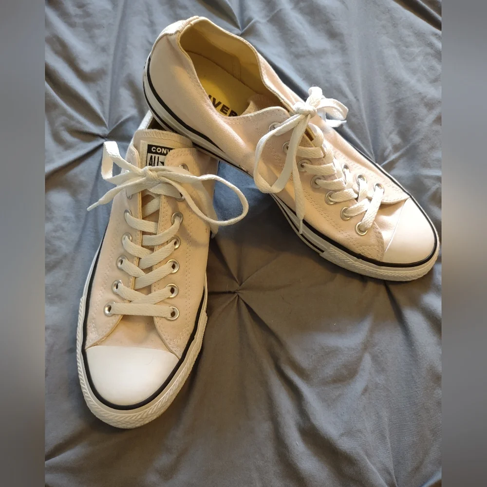 Converse All Star Sneakers Shoes Womens 11 Mens 9 Low Top Very Light Pink Skater - Picture 2 of 9